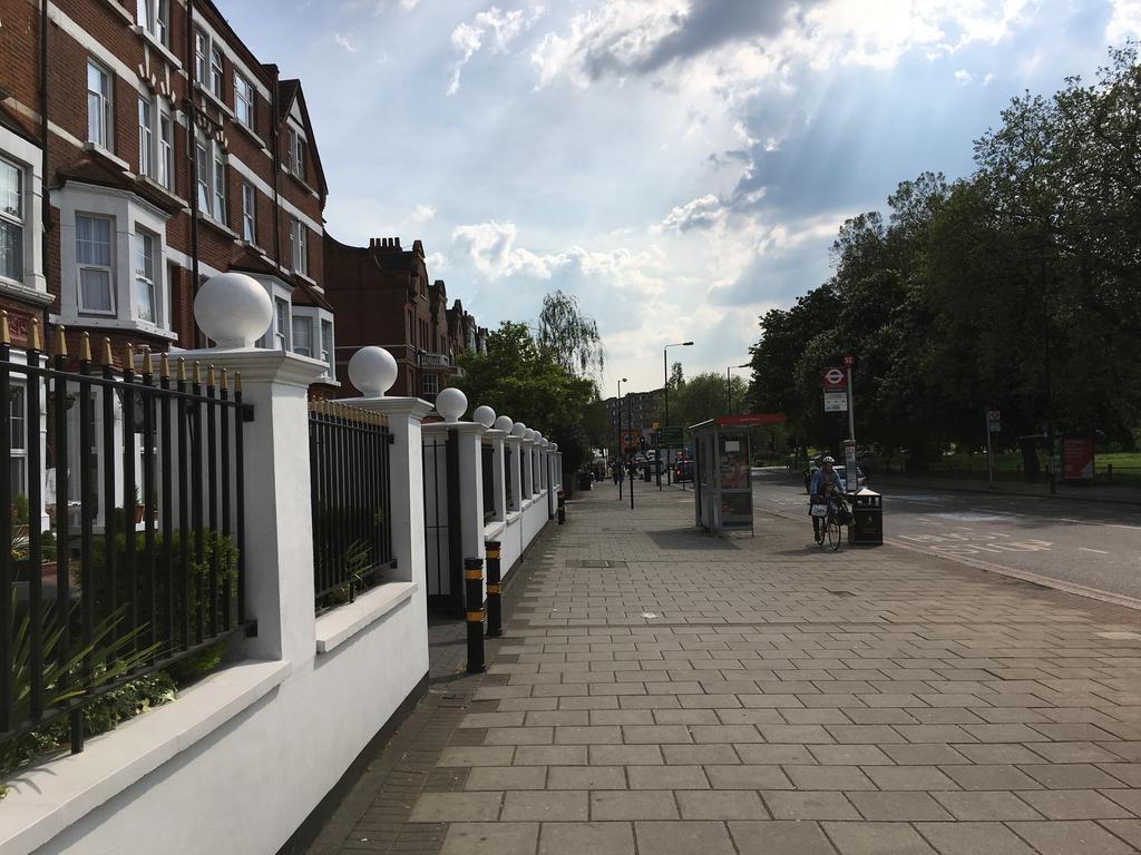 Clapham South Dudley Hotel Londra Exterior foto